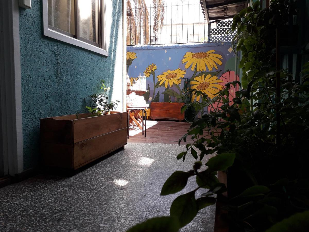 Atacama Hostel Backpackers Santiago Exterior photo